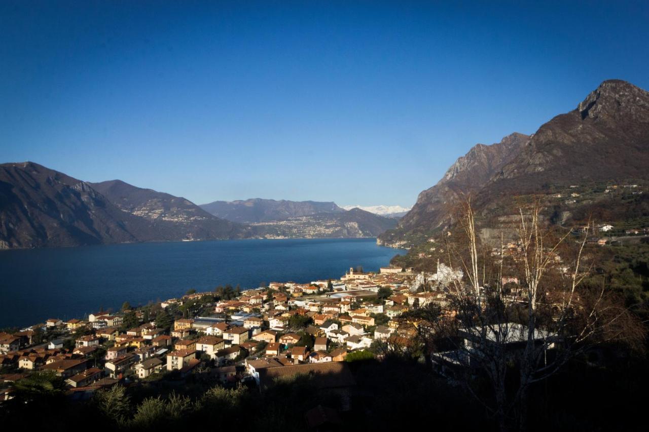 Magic On The Lake - Panoramic Marone Bagian luar foto