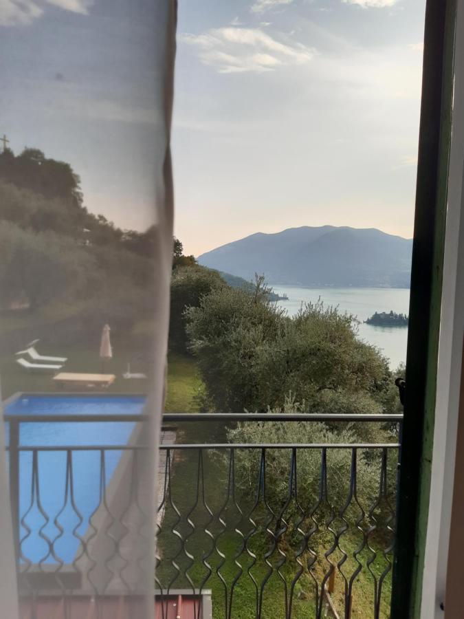 Magic On The Lake - Panoramic Marone Bagian luar foto