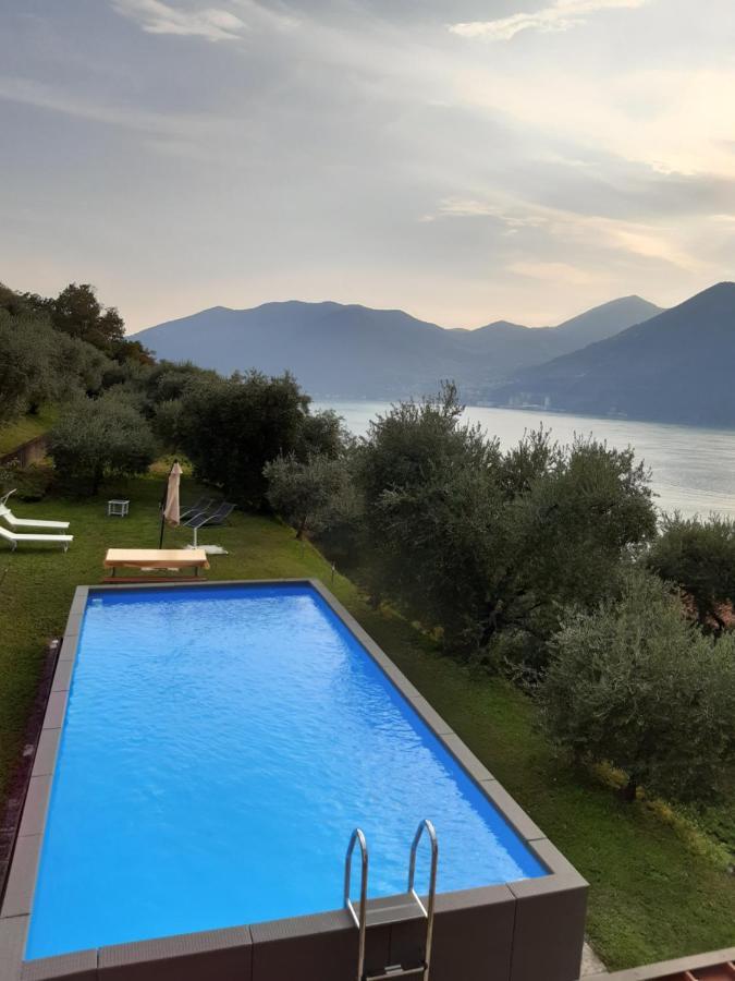 Magic On The Lake - Panoramic Marone Bagian luar foto