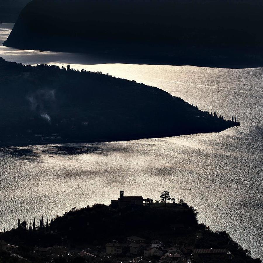 Magic On The Lake - Panoramic Marone Bagian luar foto