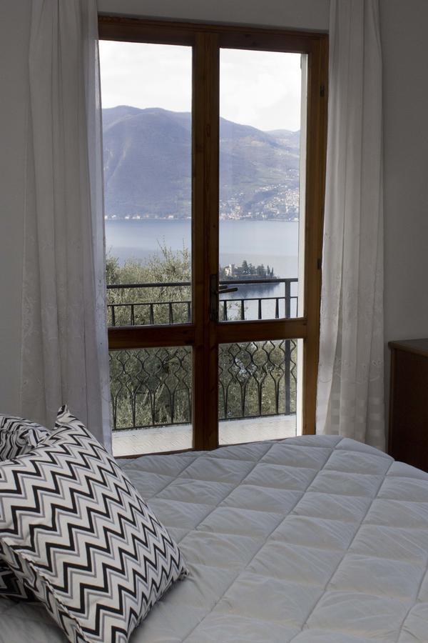 Magic On The Lake - Panoramic Marone Bagian luar foto