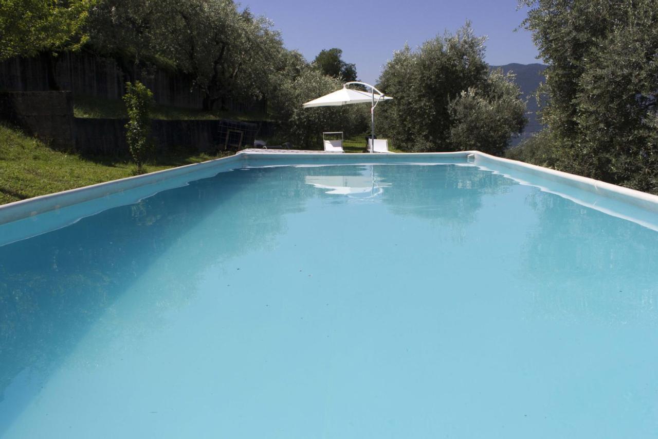 Magic On The Lake - Panoramic Marone Bagian luar foto